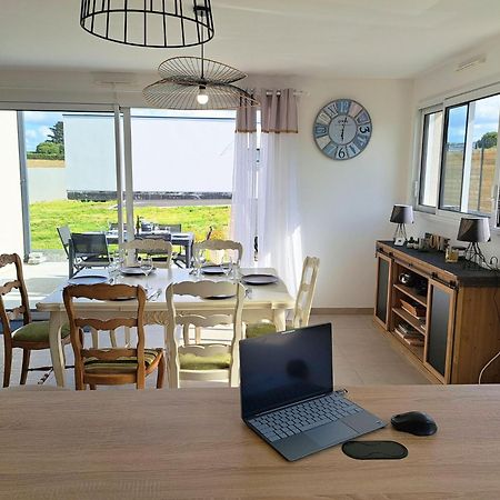 Single Storey Holiday Home In Cléder Eksteriør bilde
