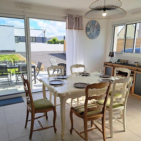 Single Storey Holiday Home In Cléder Eksteriør bilde